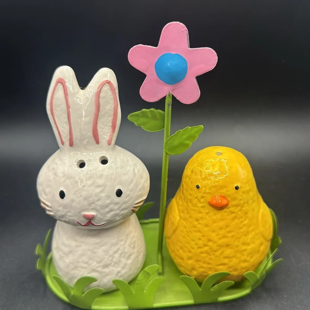 Ceramic Bunny and Chick salt & pepper shakers - White and Yellow